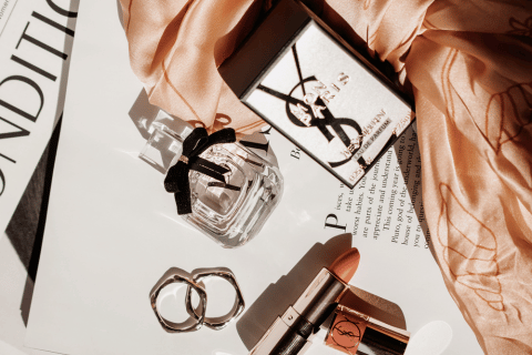 Read more about the article Les Parfums Iconiques qui ont Marqué l’Histoire : Découvrez les Parfums